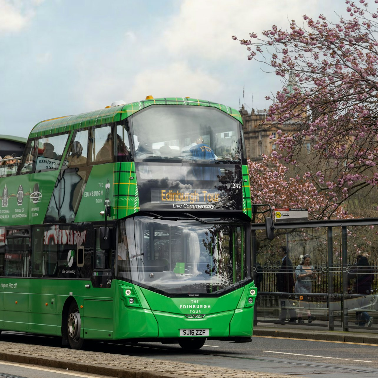 Hop-on Hop-off Bus Edinburgh - Photo 1 of 6